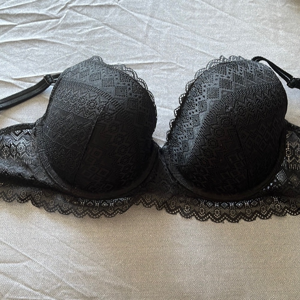Lightly lined bra